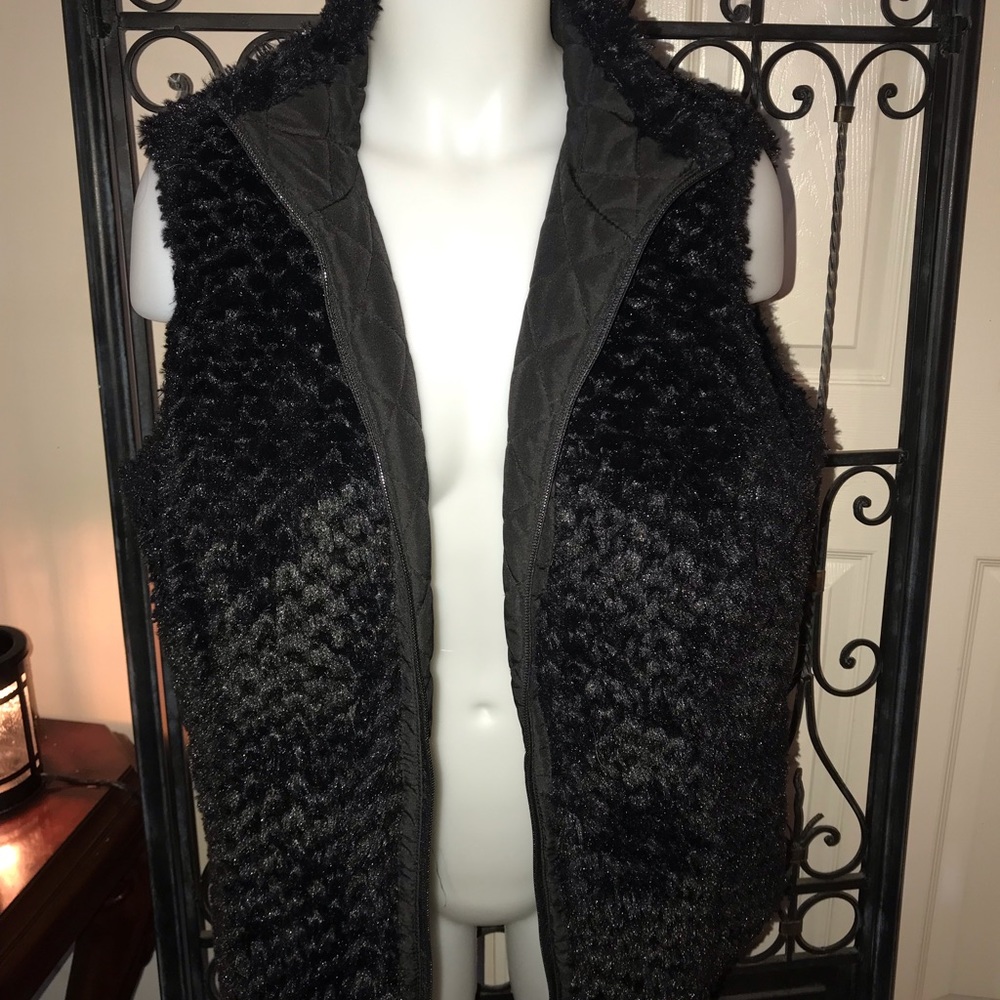 Reversible vest - Picture 2 of 2